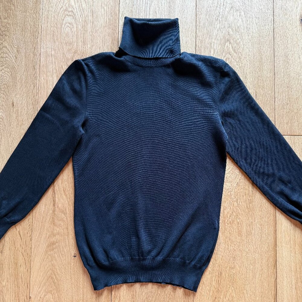 Not your average black turtleneck! Ralph Lauren Collection, S